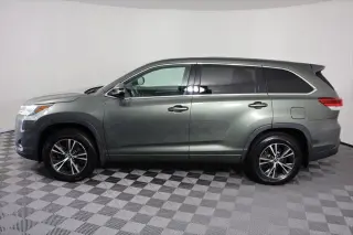 Toyota Highlander 2017 AWD LE 4dr SUV