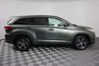 Toyota Highlander 2017 AWD LE 4dr SUV