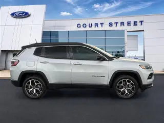 Jeep Compass 2026 4x4 Limited Altitude SUV de 4 puertas