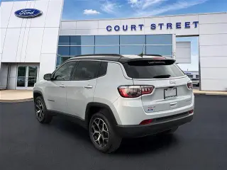 Jeep Compass 2026 4x4 Limited Altitude SUV de 4 puertas