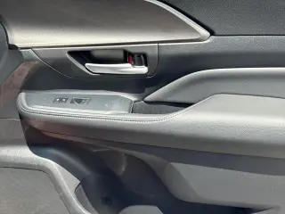 Toyota Grand Highlander Hybrid 2024 XLE 4dr SUV