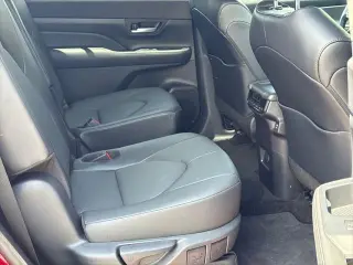 Toyota Grand Highlander Hybrid 2024 XLE 4dr SUV