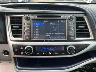 Toyota Highlander 2017 AWD Limited 4dr SUV