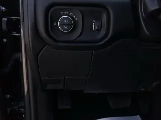 Ram 2500 2026 4x4 Big Horn Cabina Doble de 4 puertas y batea de 6.3 pies