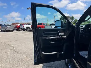 Ram 2500 2026 4x4 Big Horn Cabina Doble de 4 puertas y batea de 6.3 pies