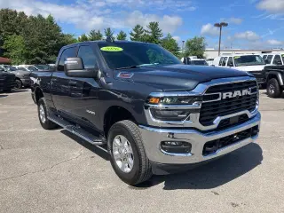 Ram 2500 2026 4x4 Big Horn Cabina Doble de 4 puertas y batea de 6.3 pies