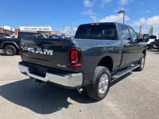Ram 2500 2026 4x4 Big Horn Cabina Doble de 4 puertas y batea de 6.3 pies