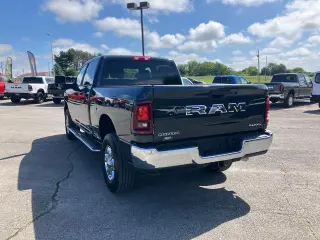 Ram 2500 2026 4x4 Big Horn Cabina Doble de 4 puertas y batea de 6.3 pies