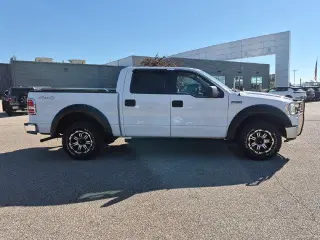 Ford F-150 2006 XLT 4dr SuperCrew 4WD Estilo lateral 5.5 ft. SB