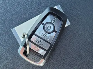 Ford F-150 2023 4x4 Lariat 4dr SuperCrew 6.5 ft. SB