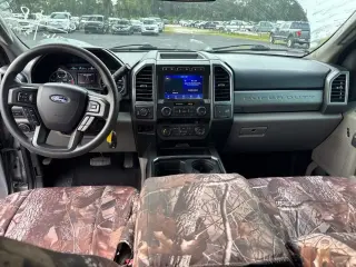Ford F-250 Super Duty 2020 4x4 XLT 4dr Crew Cab 6.8 ft. SB Camión de carga