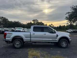 Ford F-250 Super Duty 2020 4x4 XLT 4dr Crew Cab 6.8 ft. SB Camión de carga