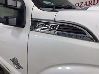 Ford F-250 Super Duty 2012 4x4 Lariat 4dr Crew Cab 6.8 ft. CB Camión de carga