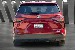 Toyota Sienna 2021 XLE 7-Pasajeros 4p Mini-Van