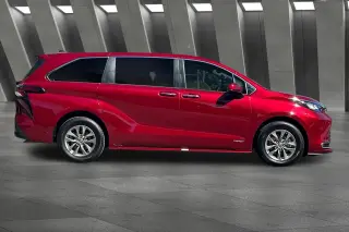 Toyota Sienna 2021 XLE 7-Pasajeros 4p Mini-Van