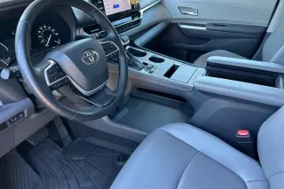 Toyota Sienna 2021 XLE 7-Pasajeros 4p Mini-Van