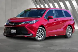 Toyota Sienna 2021 XLE 7-Pasajeros 4p Mini-Van