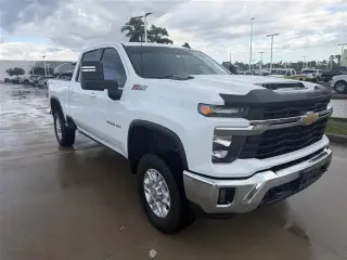 Chevrolet Silverado 2500HD 2024 4x4 LT 4p Crew Cab SB