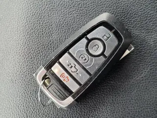 Ford F-150 2023 4x4 XLT 4p SuperCrew 5.5 ft. CB
