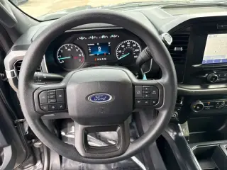 Ford F-150 2023 4x4 XL 4dr SuperCrew 5.5 ft. SB