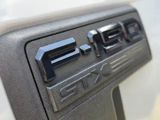 Ford F-150 2023 4x4 XL 4dr SuperCrew 5.5 ft. SB