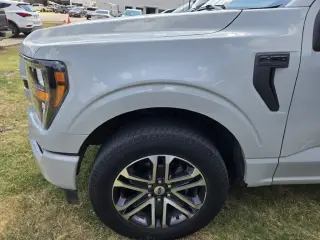 Ford F-150 2023 4x4 XL 4dr SuperCrew 5.5 ft. SB