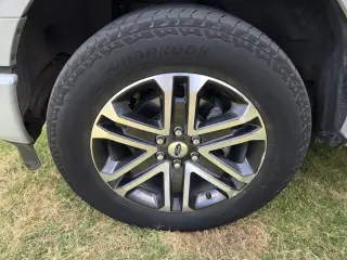 Ford F-150 2023 4x4 XL 4dr SuperCrew 5.5 ft. SB