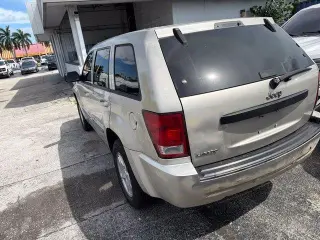 Jeep Grand Cherokee 2007 Laredo 4p SUV
