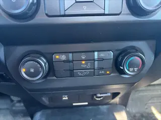 Ford F-150 2018 4x2 XL 2dr Cab Regular 6.5 ft. SB