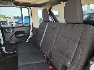 Jeep Wrangler 2023 4x4 Sport 4p SUV