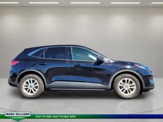 Ford Escape Hybrid 2022 SE 4dr SUV