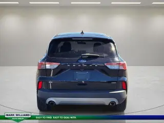 Ford Escape Hybrid 2022 SE 4dr SUV