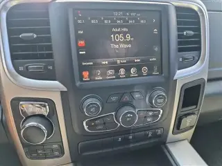 Ram 1500 2014 4x4 SLT 4p Cubica Quad Cab 6.3 ft. CB Camioneta