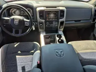 Ram 1500 2014 4x4 SLT 4p Cubica Quad Cab 6.3 ft. CB Camioneta