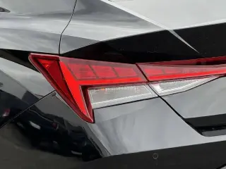 Hyundai ELANTRA 2023 Limited 4dr Sedán SULEV
