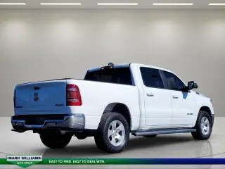 Ram 1500 2021 4x4 Big Horn 4dr Crew Cab 5.6 ft. SB Pickup