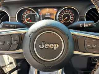 Jeep Gladiator 2022 4x4 Overland 4p Cabaaña Crew 5.0 ft. CB