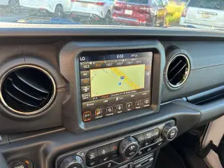 Jeep Gladiator 2022 4x4 Overland 4p Cabaaña Crew 5.0 ft. CB