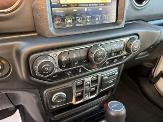 Jeep Gladiator 2022 4x4 Overland 4p Cabaaña Crew 5.0 ft. CB