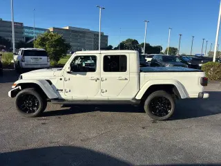 Jeep Gladiator 2022 4x4 Overland 4p Cabaaña Crew 5.0 ft. CB