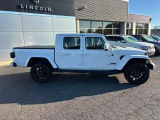 Jeep Gladiator 2022 4x4 Overland 4p Cabaaña Crew 5.0 ft. CB