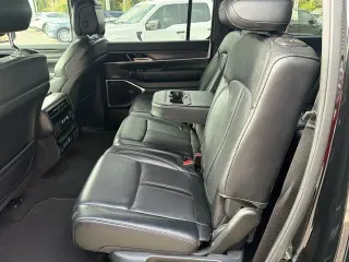 Jeep Wagoneer L 2024 4x4 Serie II SUV de 4 puertas