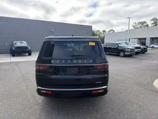 Jeep Wagoneer L 2024 4x4 Serie II SUV de 4 puertas