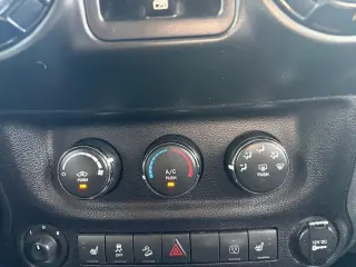 Jeep Wrangler Unlimited 2017 4x4 Sahara 4dr SUV
