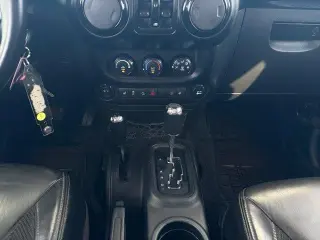 Jeep Wrangler Unlimited 2017 4x4 Sahara 4dr SUV