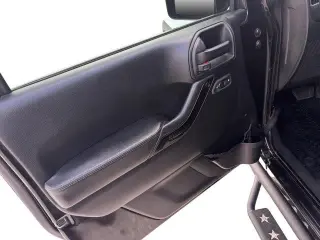 Jeep Wrangler Unlimited 2017 4x4 Sahara 4dr SUV