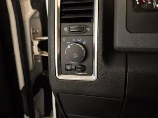 Ram 1500 2018 4x2 SLT 4dr Crew Cab 5.5 ft. SB Pickup
