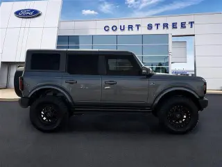 Ford Bronco 2022 4x4 Outer Banks SUV de 4 puertas