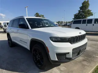Jeep Grand Cherokee L 2023 4x2 Limited SUV de 4 puertas