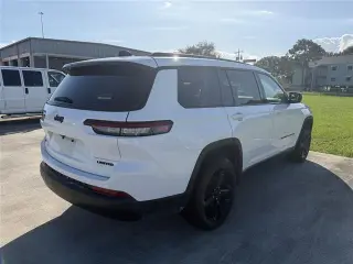 Jeep Grand Cherokee L 2023 4x2 Limited SUV de 4 puertas